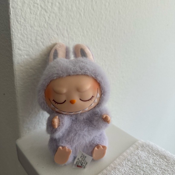 POP MART Labubu Zizi - Picture 1 of 2